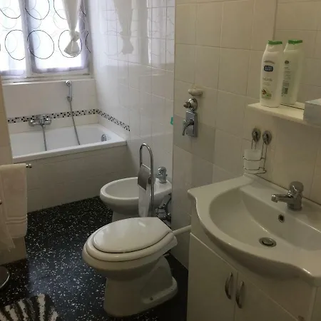 Al Numero 1 Apartment
